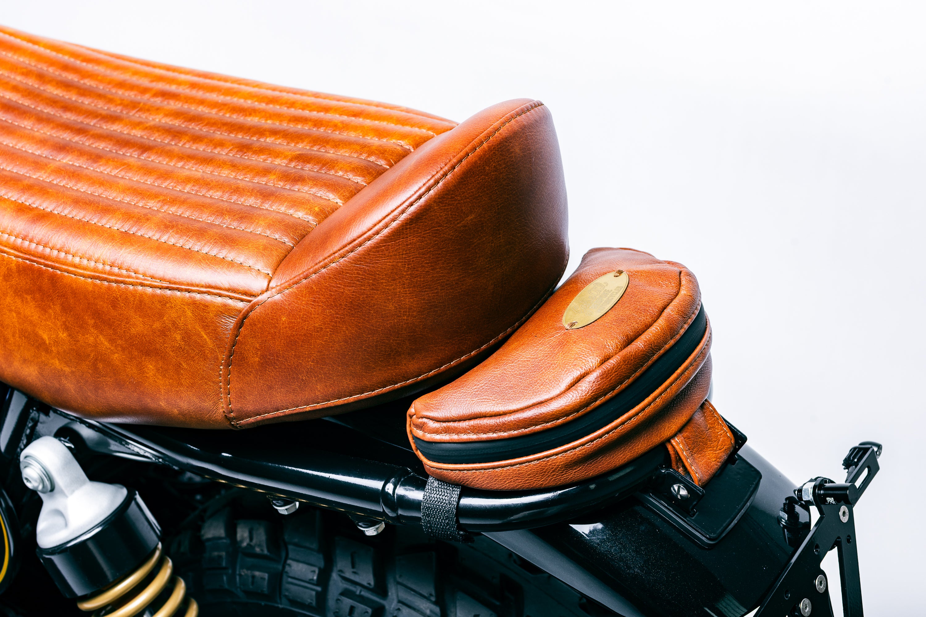 Leather pouch for Royal Enfield  650 Interceptor / Bear